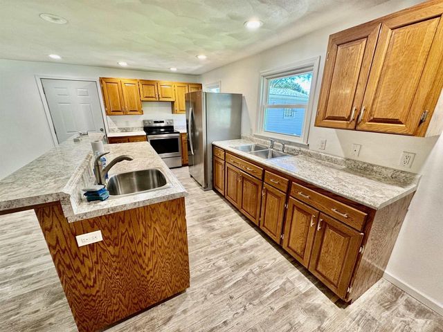 1518 S Willard Avenue, Janesville, WI 53546
