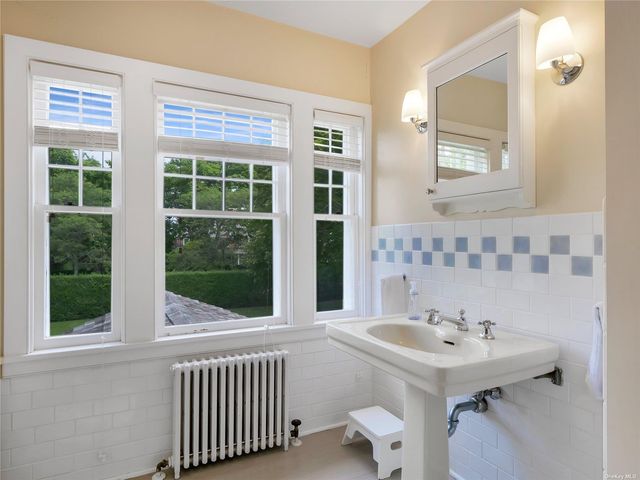 9 Ocean Avenue, Quogue, NY 11959
