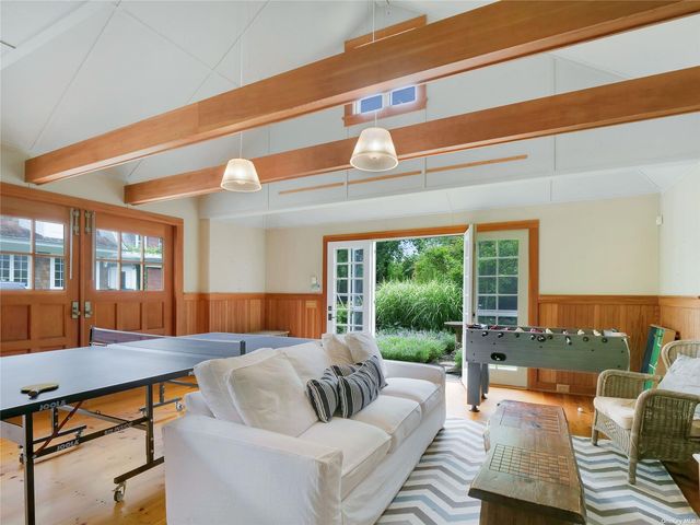 9 Ocean Avenue, Quogue, NY 11959