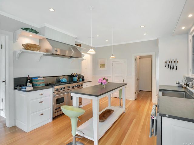 9 Ocean Avenue, Quogue, NY 11959