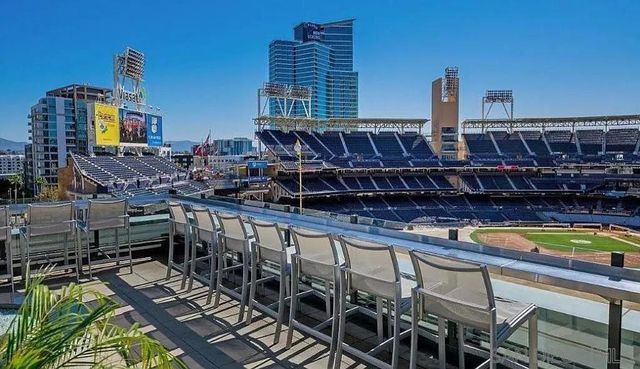 325 7th Ave 1301, San Diego, CA 92101