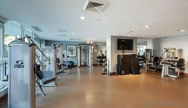 325 7th Ave 1301, San Diego, CA 92101