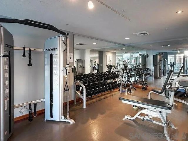 325 7th Ave 1301, San Diego, CA 92101