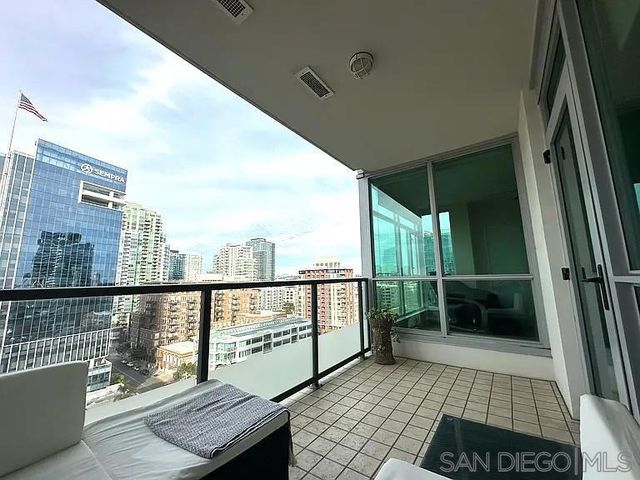 325 7th Ave 1301, San Diego, CA 92101