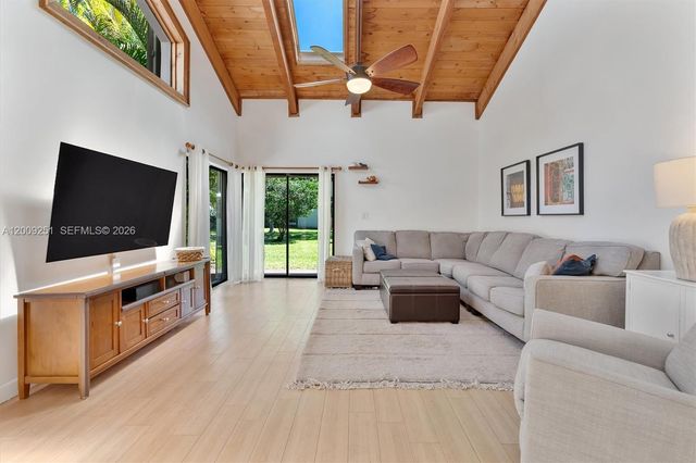 9347 SW 1st St 803, Plantation, FL 33324