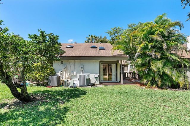 9347 SW 1st St 803, Plantation, FL 33324