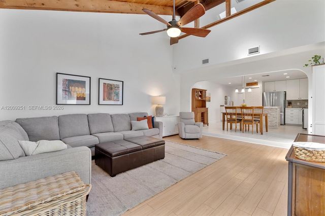 9347 SW 1st St 803, Plantation, FL 33324