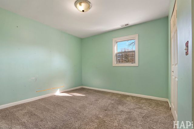 42522 N Lake Avenue, Antioch, IL 60002