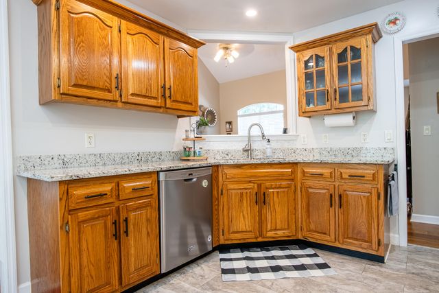 6747 Sawtooth Drive, Ooltewah, TN 37363