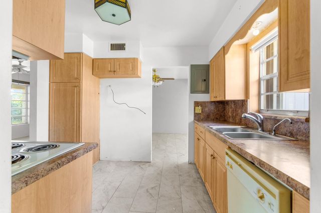 1941 NE 28th Avenue, Pompano Beach, FL 33062