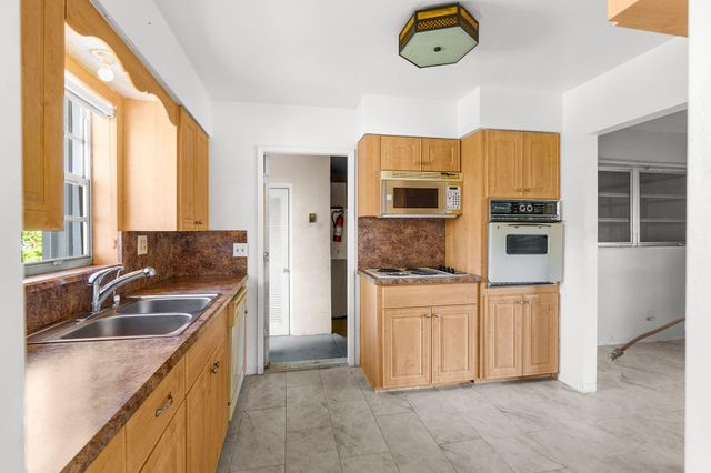 1941 NE 28th Avenue, Pompano Beach, FL 33062