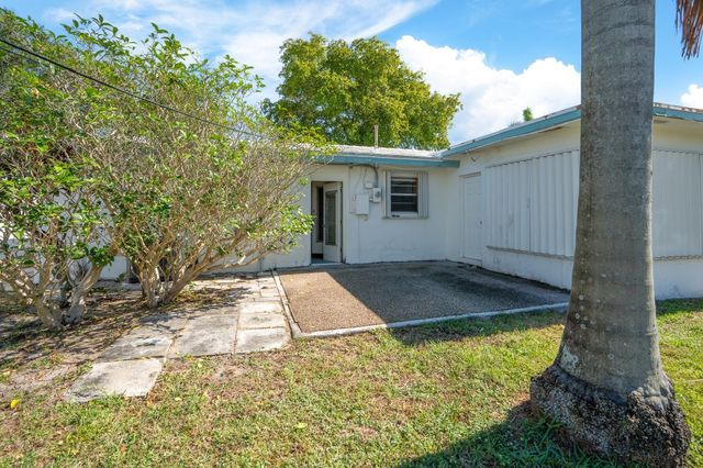 1941 NE 28th Avenue, Pompano Beach, FL 33062