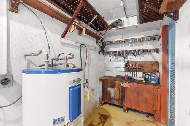 1941 NE 28th Avenue, Pompano Beach, FL 33062