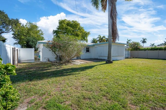 1941 NE 28th Avenue, Pompano Beach, FL 33062