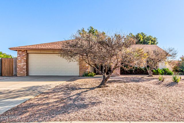 1647 N BULLMOOSE Drive, Chandler, AZ 85224