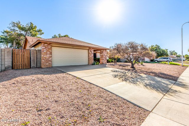 1647 N BULLMOOSE Drive, Chandler, AZ 85224