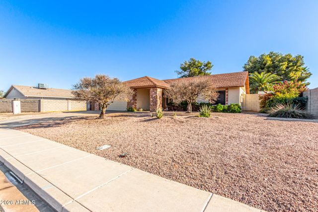 1647 N BULLMOOSE Drive, Chandler, AZ 85224