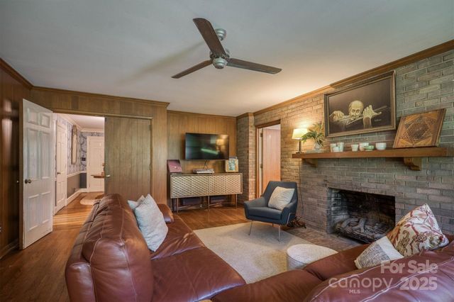 106 Woodside Place, Morganton, NC 28655
