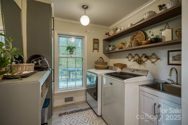 106 Woodside Place, Morganton, NC 28655