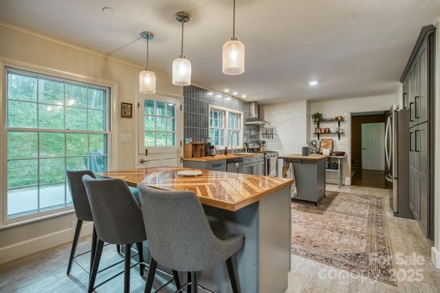 106 Woodside Place, Morganton, NC 28655