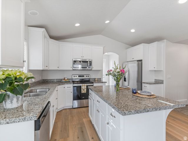 9512 S TIRADO CV, South Jordan, UT 84095