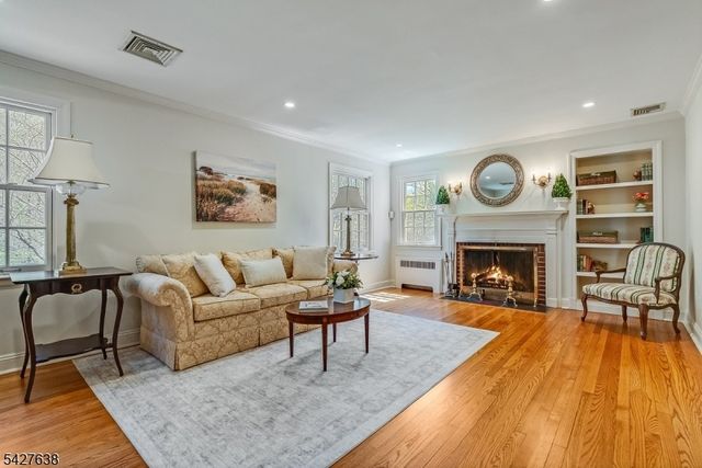 364 Dogwood Way, Mountainside Boro, NJ 07092