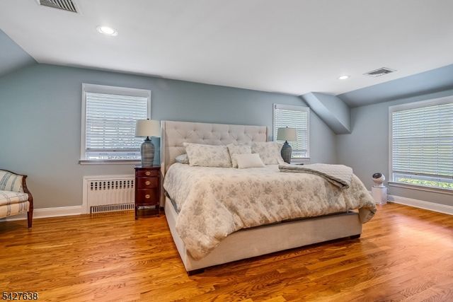 364 Dogwood Way, Mountainside Boro, NJ 07092