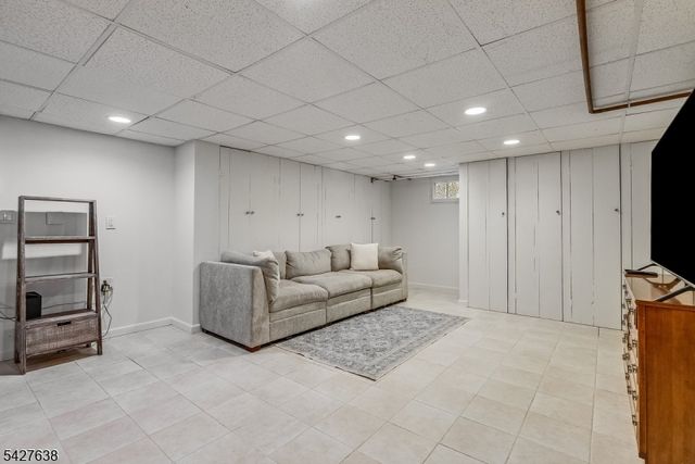 364 Dogwood Way, Mountainside Boro, NJ 07092