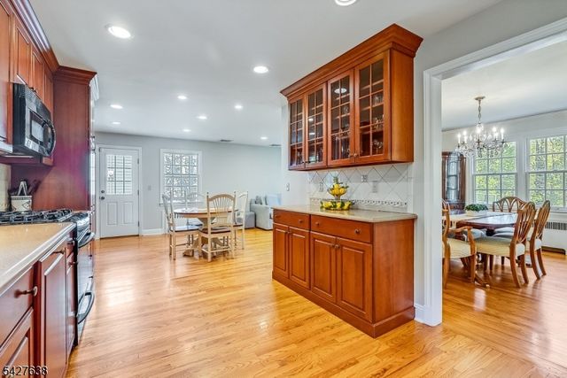 364 Dogwood Way, Mountainside Boro, NJ 07092