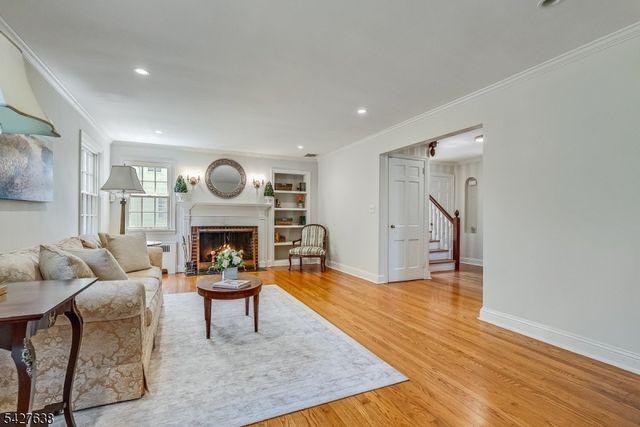 364 Dogwood Way, Mountainside Boro, NJ 07092