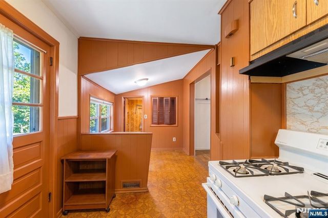 54 Cane Street, Bogota, NJ 07603