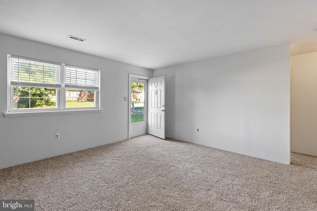 8 MOZART WAY, Newark, DE 19702