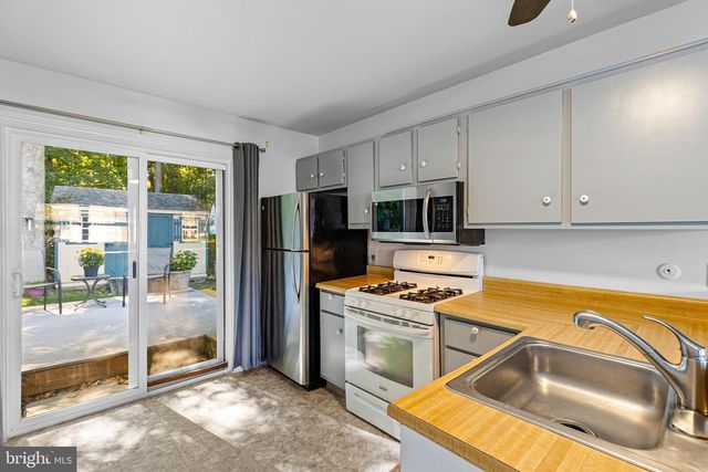 8 MOZART WAY, Newark, DE 19702
