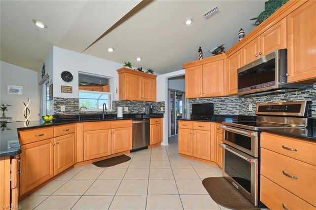 844 NE 6th AVE, Cape Coral, FL 33909