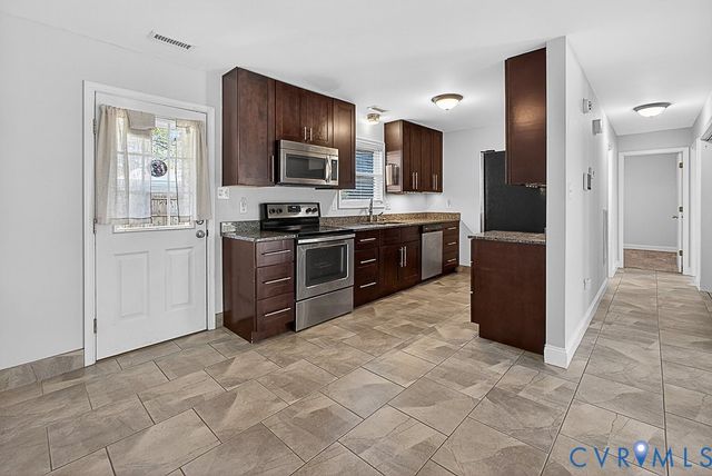 3812 Brevard Ct, Colonial Heights, VA 23834