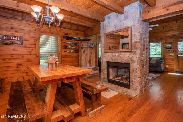 218 Ace Gap Rd, Townsend, TN 37882