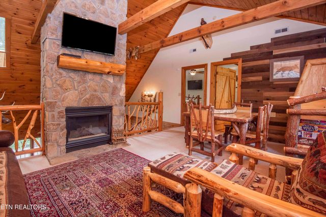 218 Ace Gap Rd, Townsend, TN 37882