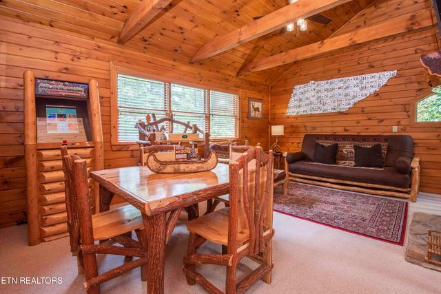 218 Ace Gap Rd, Townsend, TN 37882