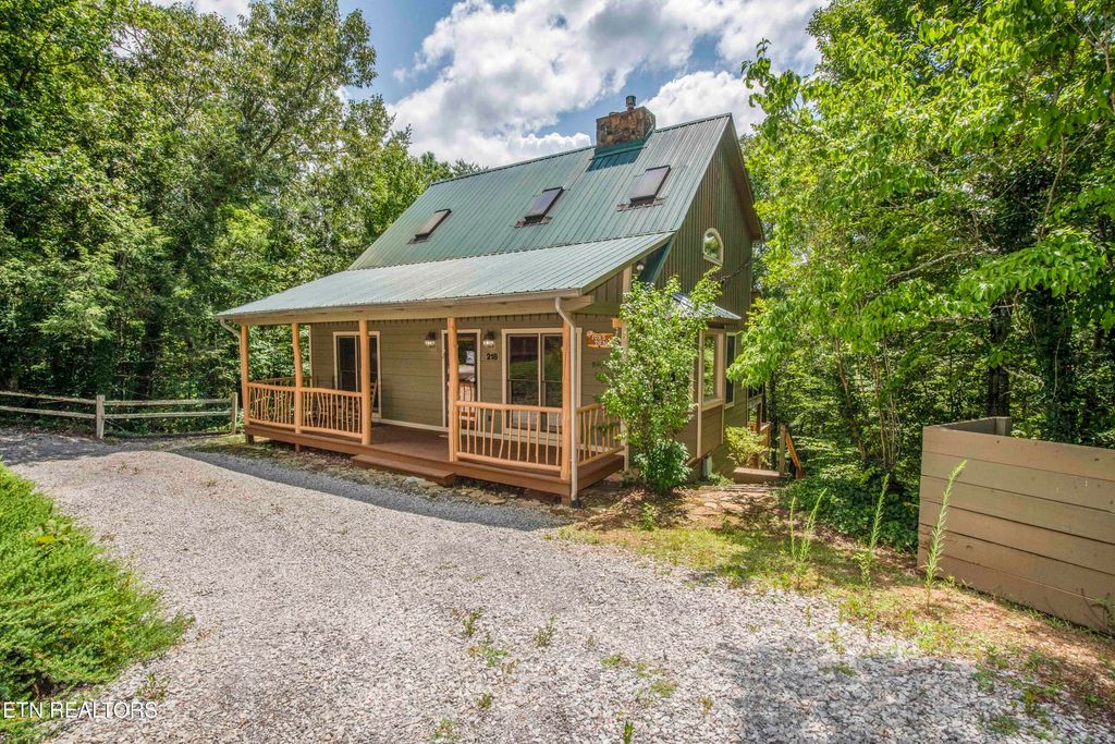 218 Ace Gap Rd, Townsend, TN 37882