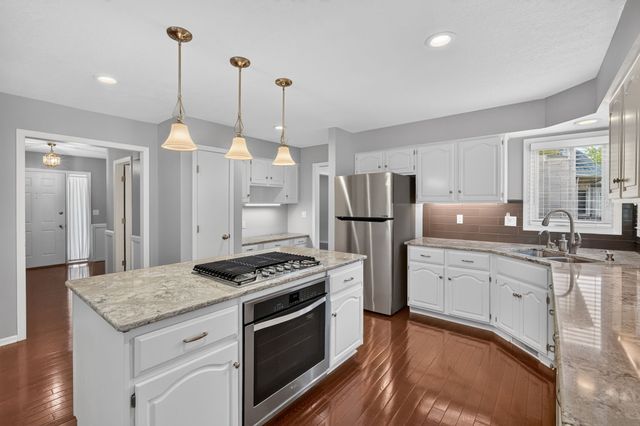 5713 Pommel Court, West Des Moines, IA 50266