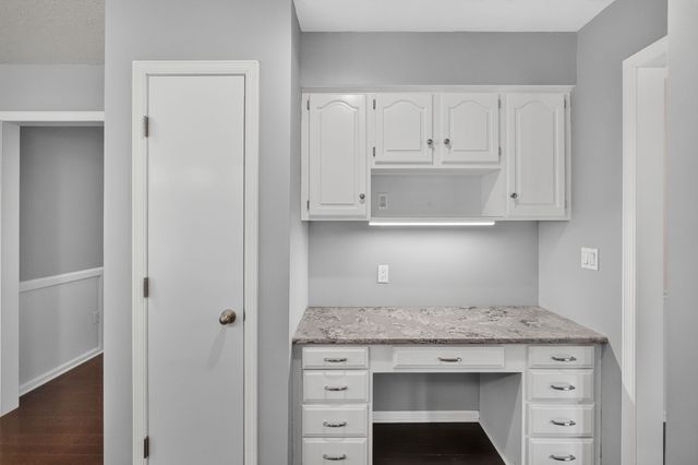 5713 Pommel Court, West Des Moines, IA 50266