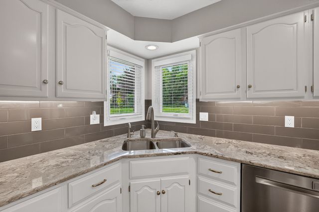 5713 Pommel Court, West Des Moines, IA 50266