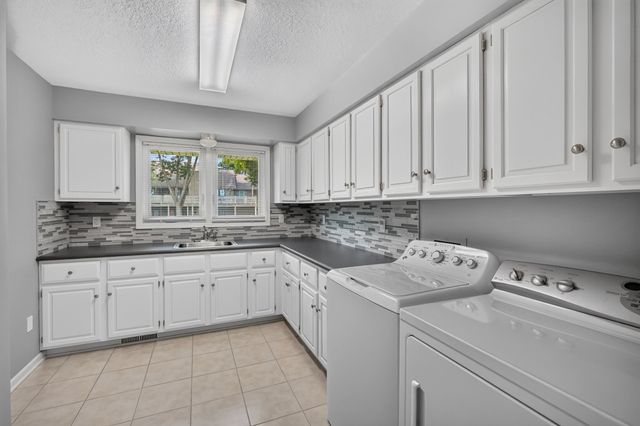 5713 Pommel Court, West Des Moines, IA 50266