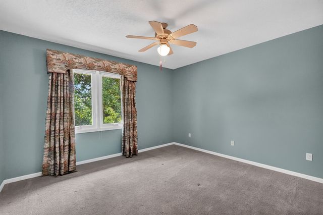 5713 Pommel Court, West Des Moines, IA 50266