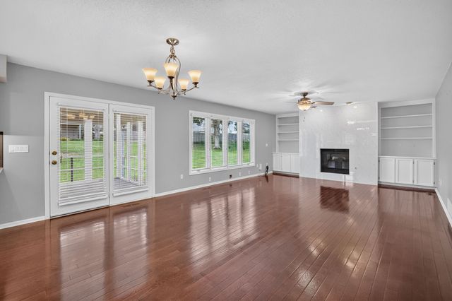 5713 Pommel Court, West Des Moines, IA 50266