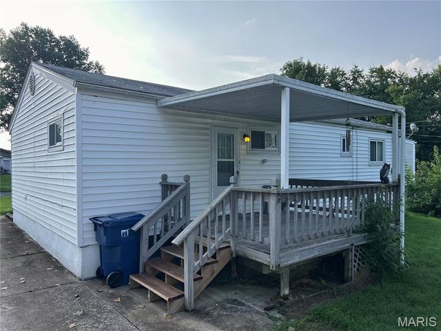 1085 Ermanda Drive, Florissant, MO 63033
