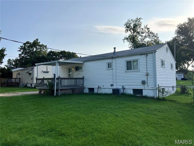 1085 Ermanda Drive, Florissant, MO 63033