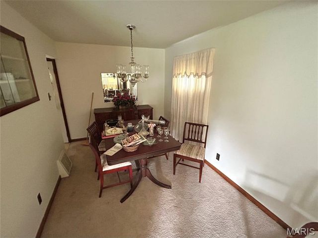 1085 Ermanda Drive, Florissant, MO 63033