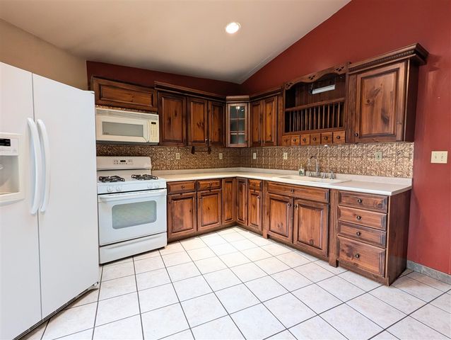 840 Black River Road, Bangor, MI 49013