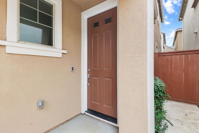 10589 Tenor Way, Elk Grove, CA 95757